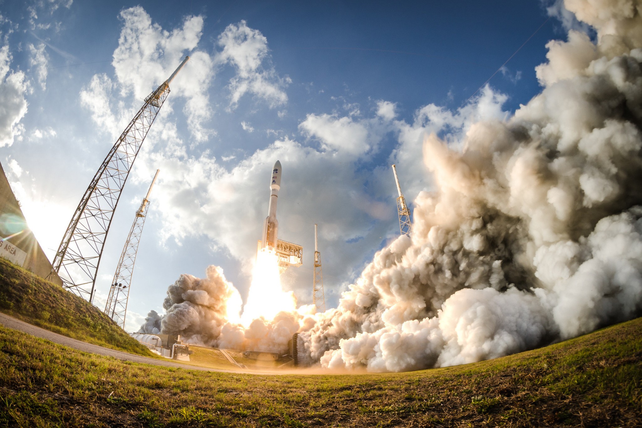 2048x1365, 553 Kb / ракета, пуск