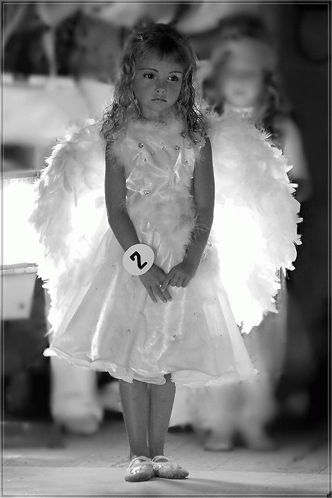 480x720, 45 Kb / ч/б, ангел, ангелок, девочка