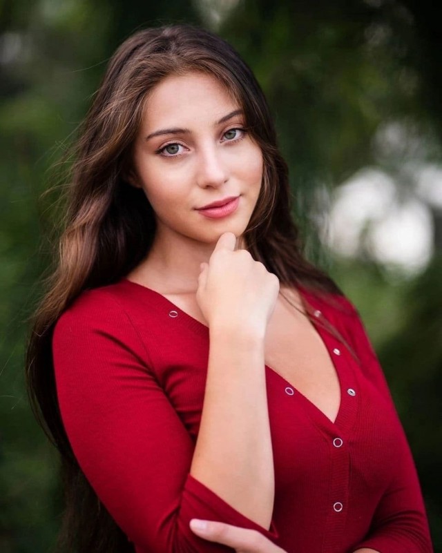 640x801, 79 Kb / кофта, красный, виктория кастро