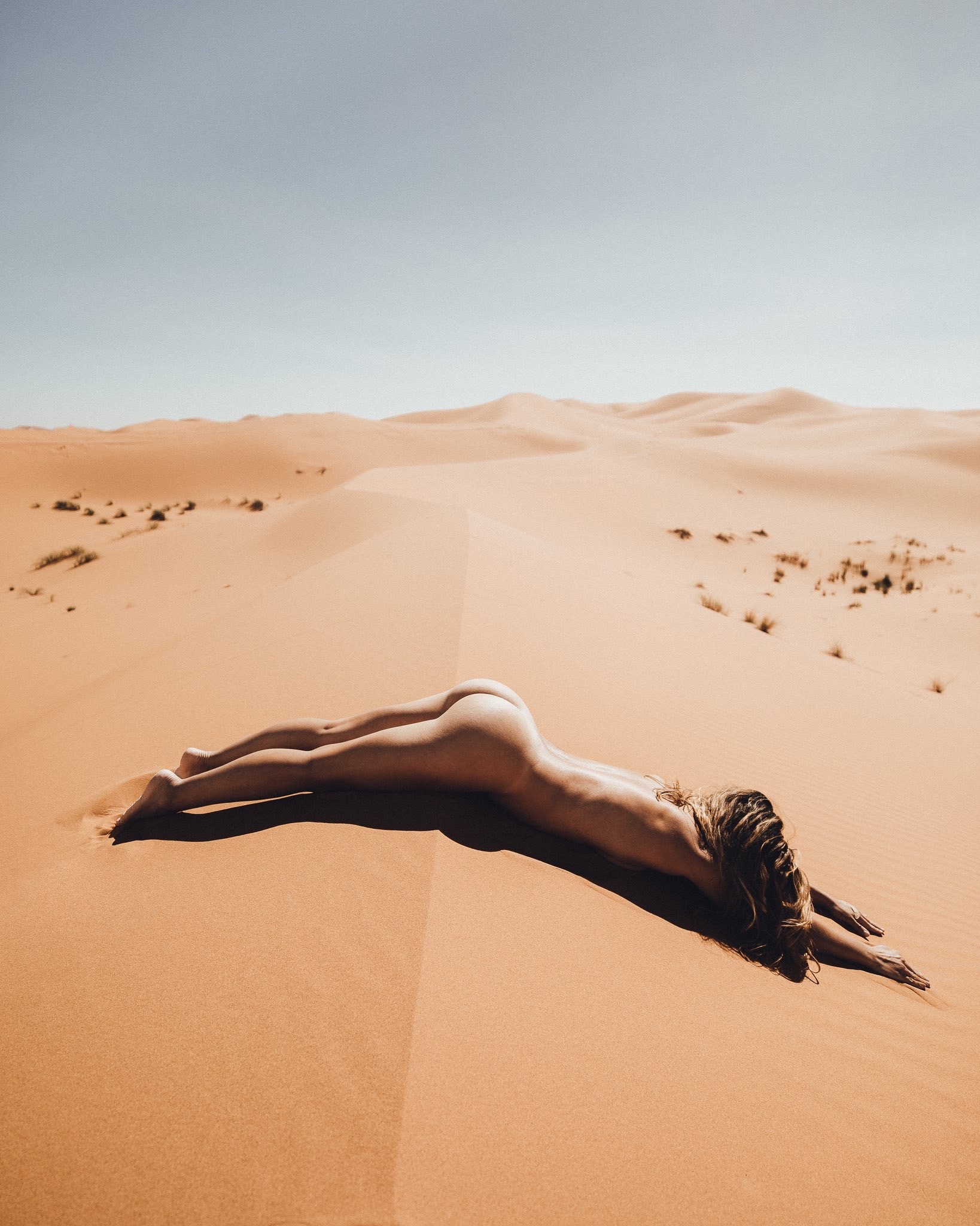 1638x2048, 513 Kb / песок, пустыня, голая, попа, Lucas Cerri