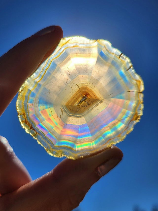 640x853, 120 Kb / Иризирующий агат