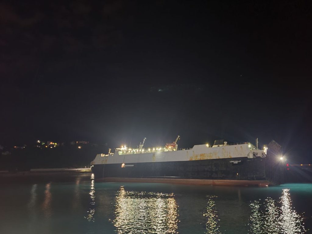 1024x768, 60 Kb / туапсе, сухогруз, паром, фруктовоз