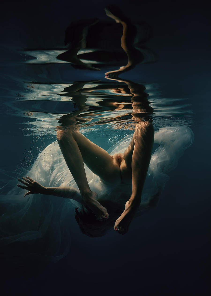 900x1260, 89 Kb / вода, платье