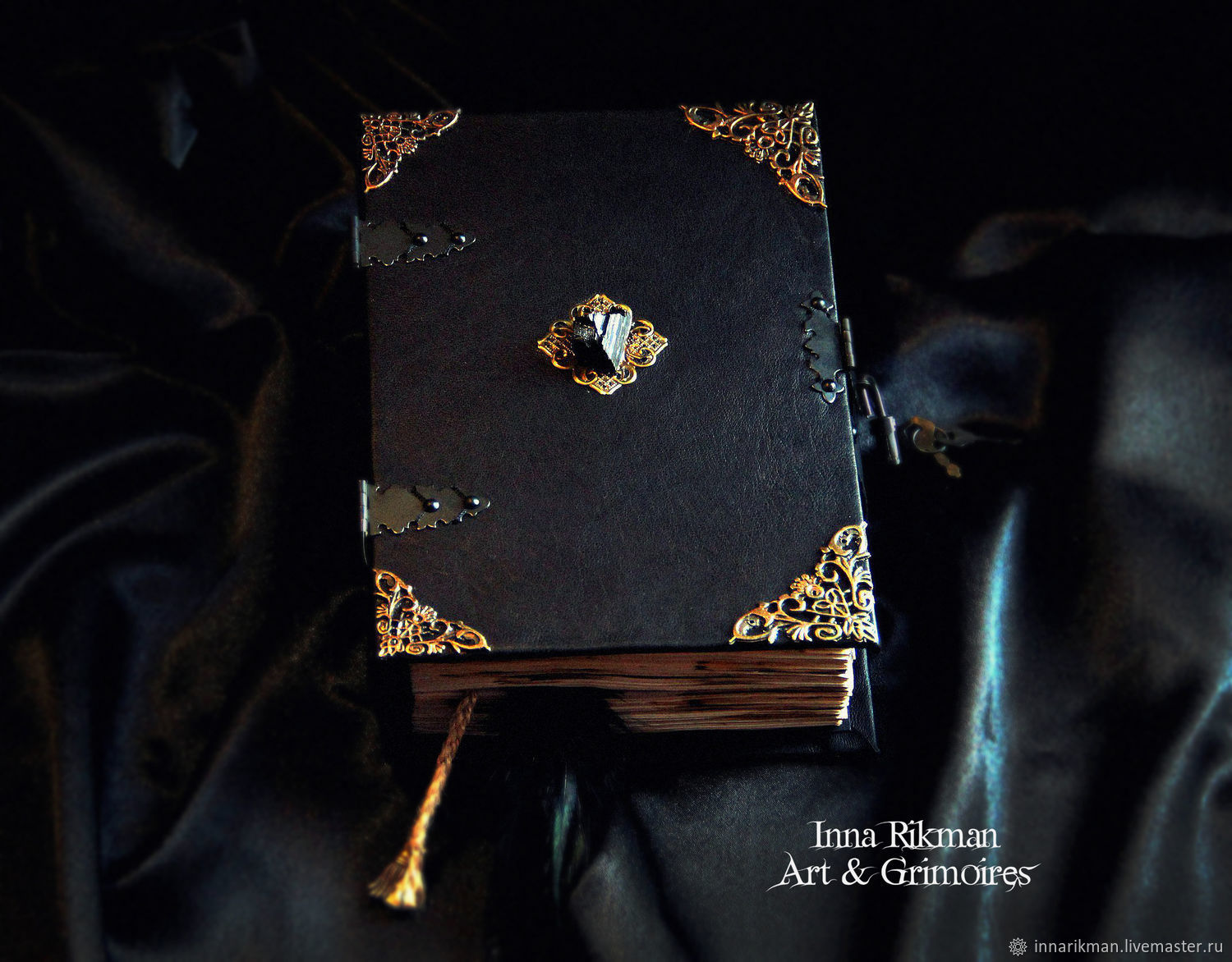 1500x1172, 227 Kb / блокнот, экокожа, камень, шерл, турмалин, черный, перо