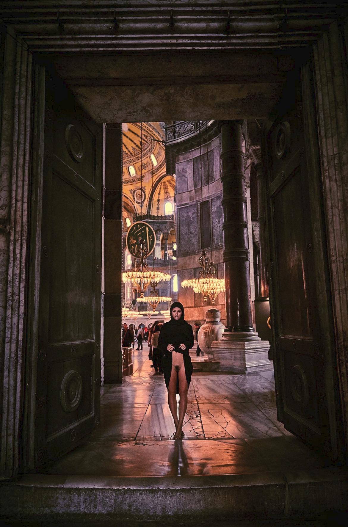 1170x1772, 630 Kb / Мариса Папен, Marisa Papen, собор, мохнатка