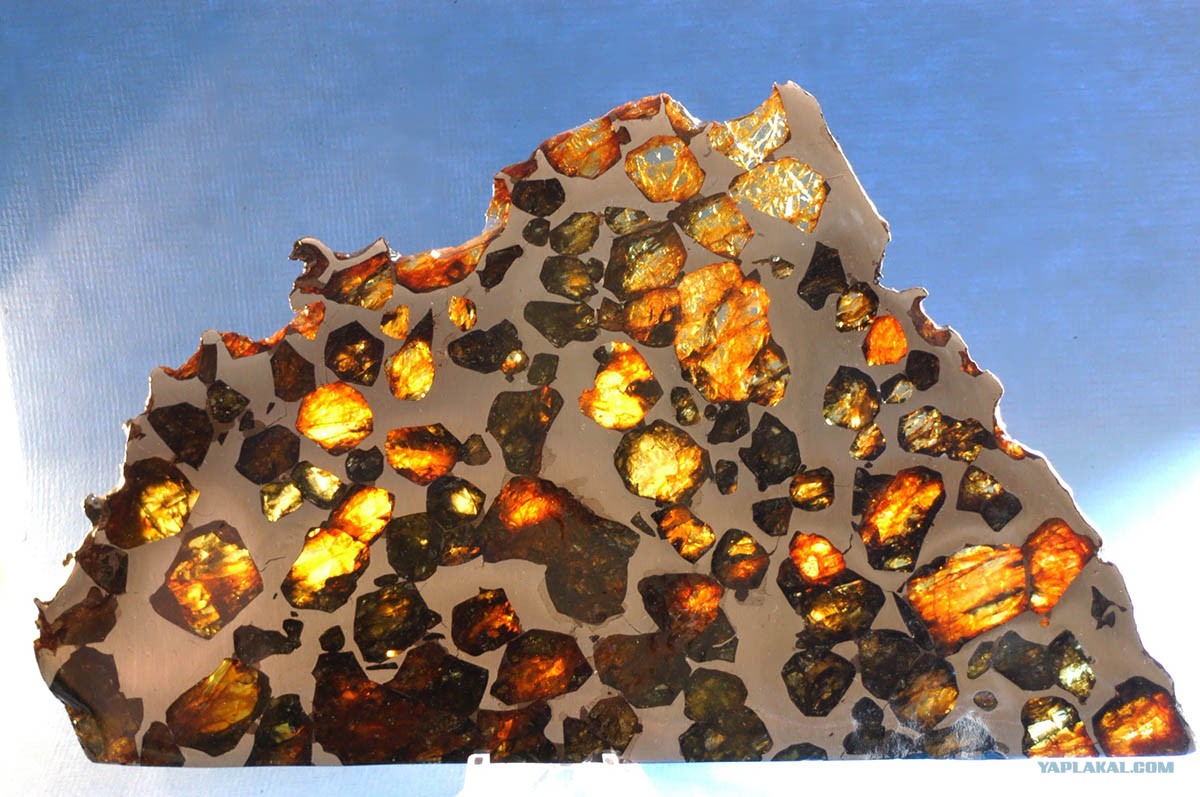 1200x797, 220 Kb / метеорит, палласит, фукан