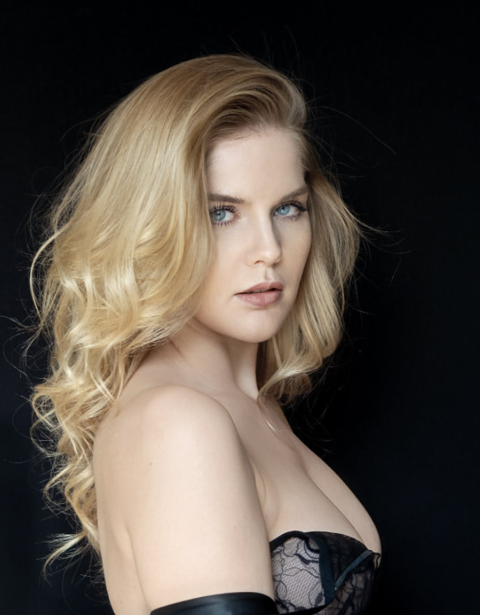 687x880, 92 Kb / блондинка