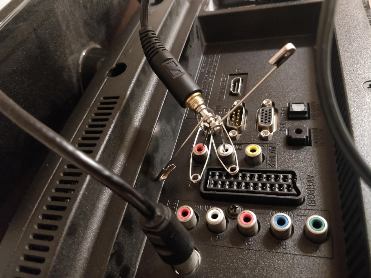 1280x960, 184 Kb / булавка, джек, 3.5, тюльпаны, переходник, телевизор, кабель, Синхайзер