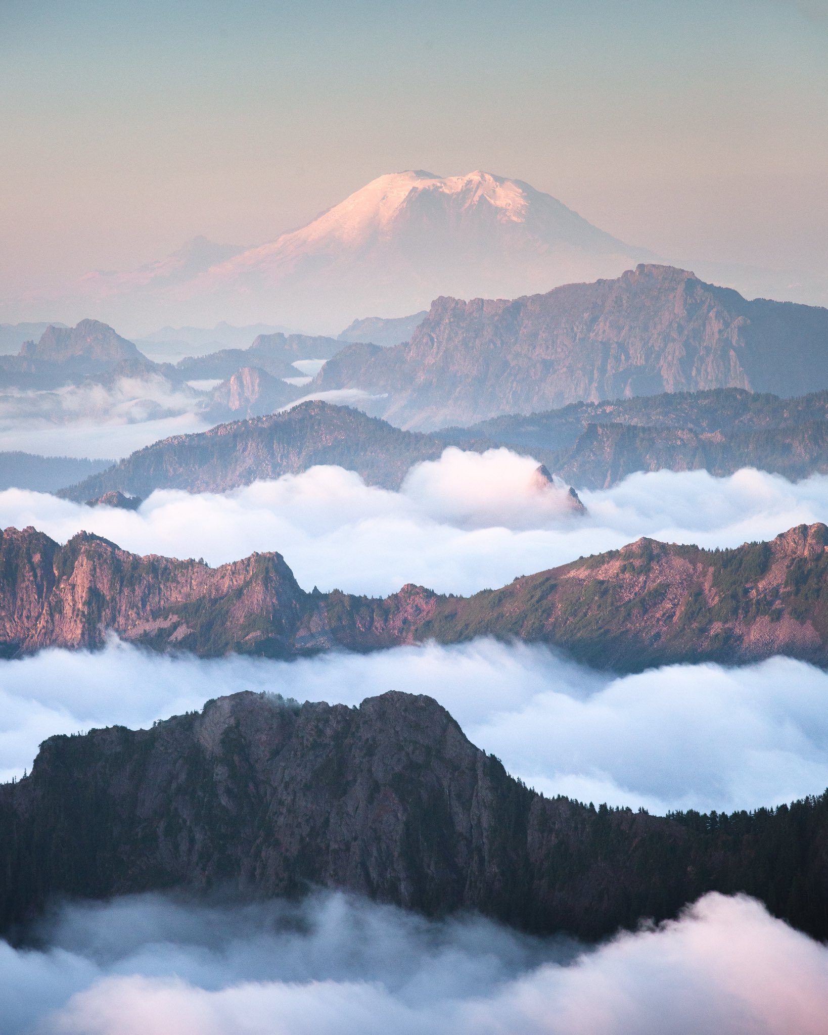 1638x2048, 405 Kb / горы, скалы, облака, вулкан