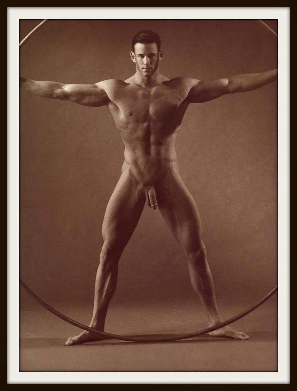 974x1280, 128 Kb / голый, мужчина, обруч, ч/б, сепия