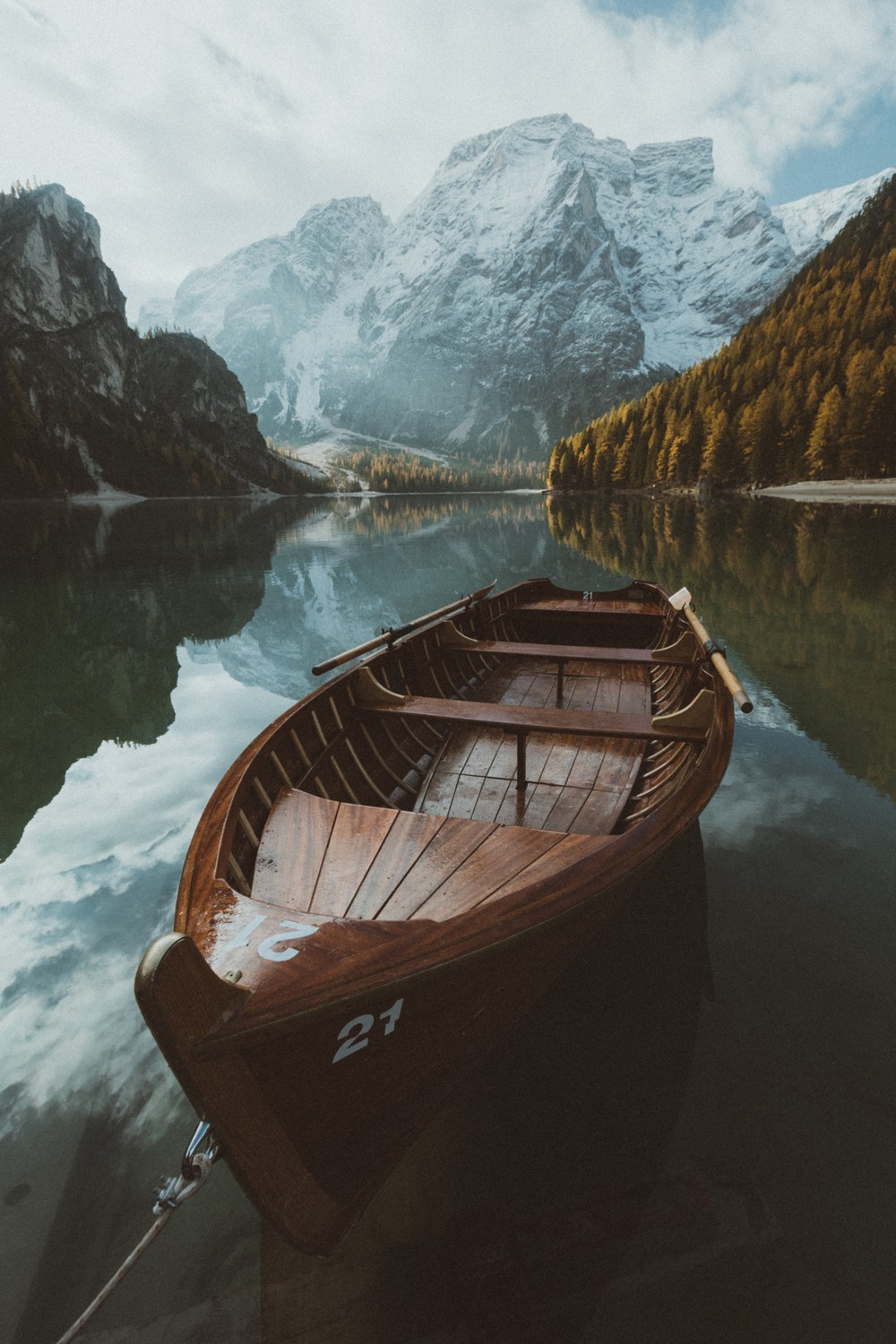 1000x1500, 333 Kb / лодка, вода, горы, снег, лес, деревья