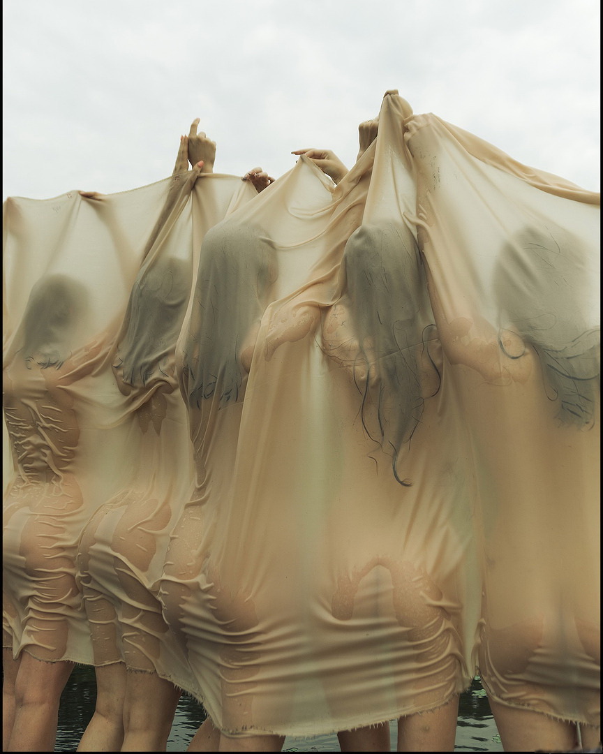 864x1080, 204 Kb / жопы, руки, ткань, прозрачное, мокрое, вода