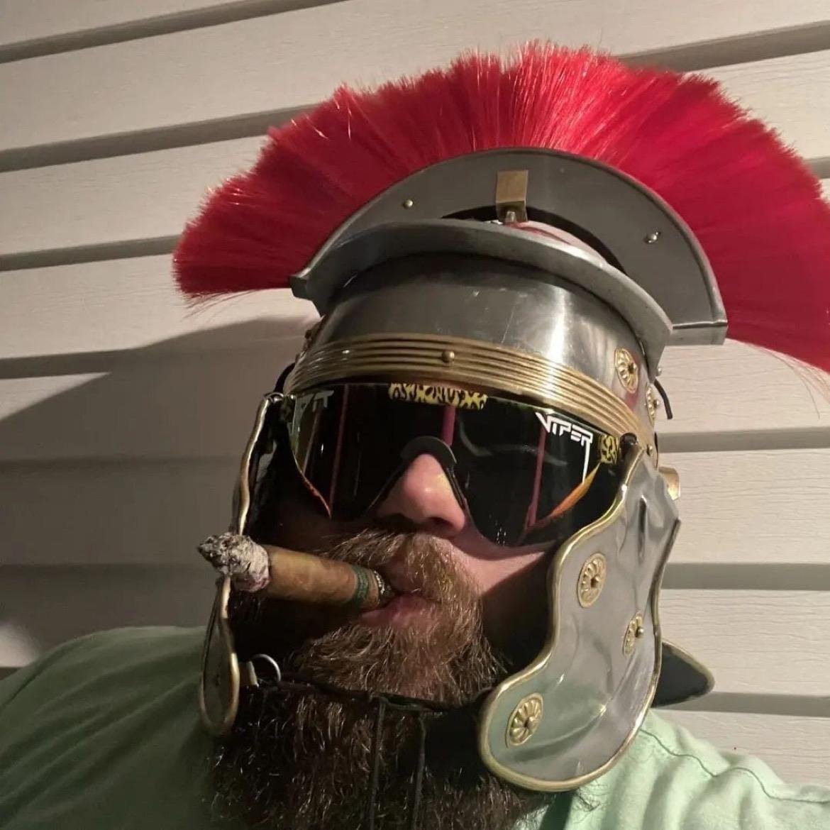 1170x1170, 133 Kb / сигара, очки, шлем, борода, щетка, гребень