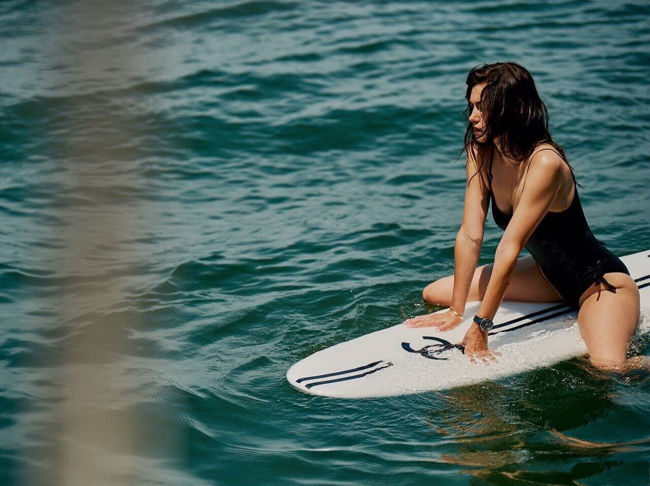 1280x957, 251 Kb / вода, доска, купальник, серфинг, серфер, море