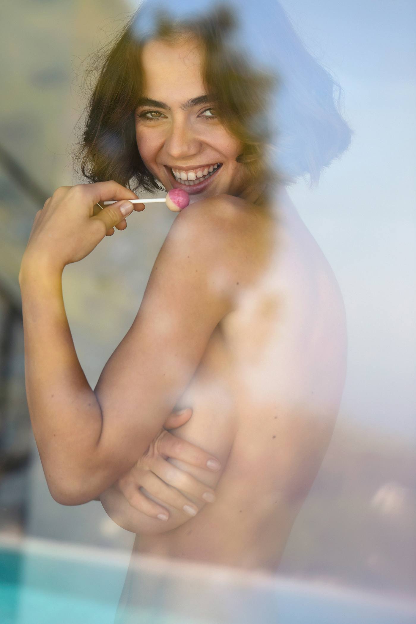 1400x2100, 121 Kb / Solomia Maievska, леденец, чупа-чупс, голая, улыбка