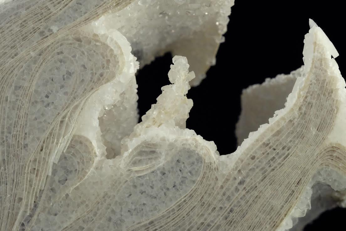 1104x736, 57 Kb / кристаллы, книга, листы