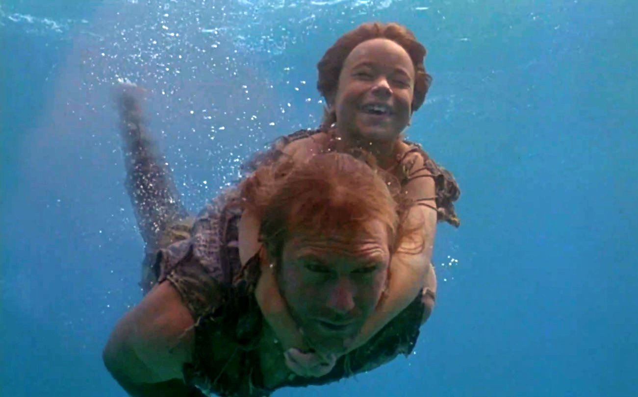 1301x810, 103 Kb / синева, вода, моряк, энола, улыбка