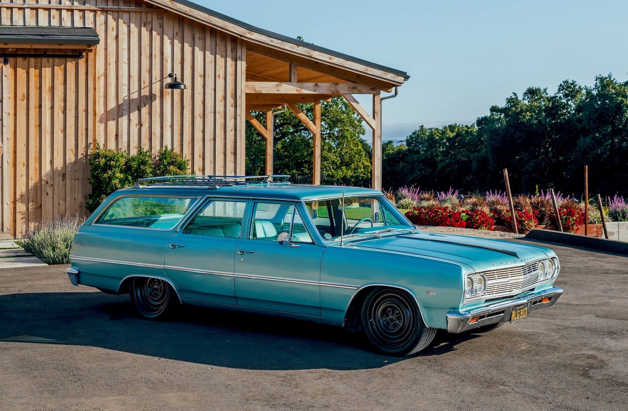 2048x1342, 453 Kb / автомобиль, классика, ретро, Chevrolet Chevelle wagon