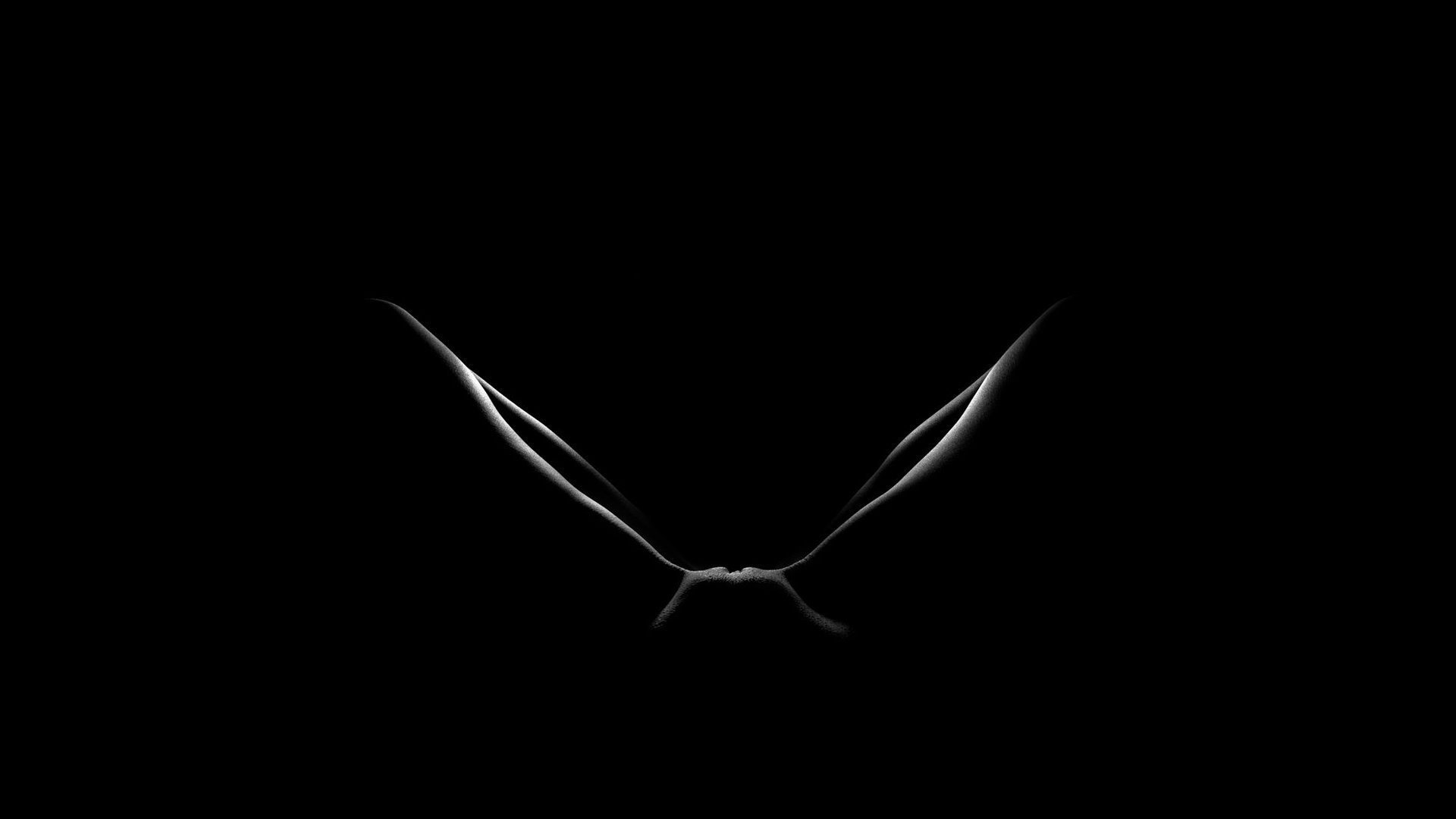 1920x1080, 45 Kb / ноги, лобок, ч/б