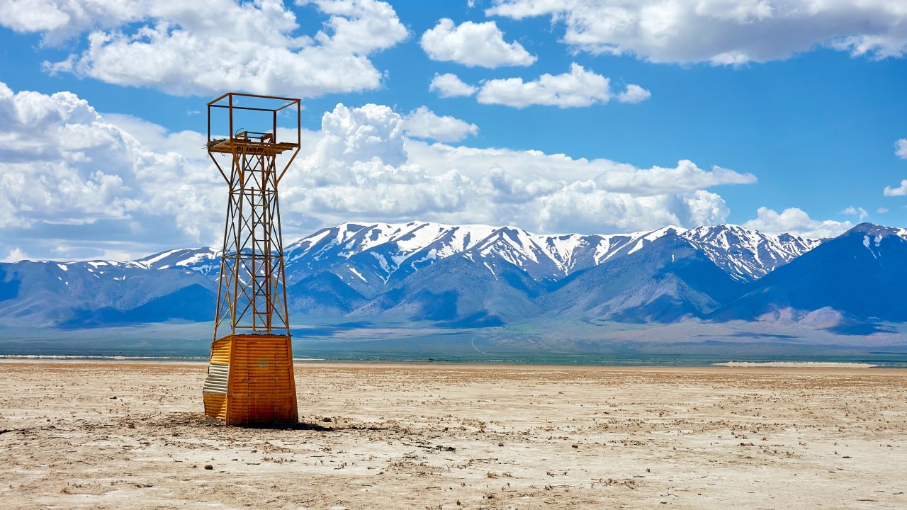 1280x720, 209 Kb / Невада, США, горы, вышка, пустыня, небо, облака