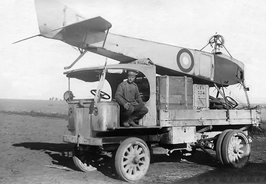 900x623, 157 Kb / ч/б, грузовик, самолёт, Сикорский, российская империя, ввс