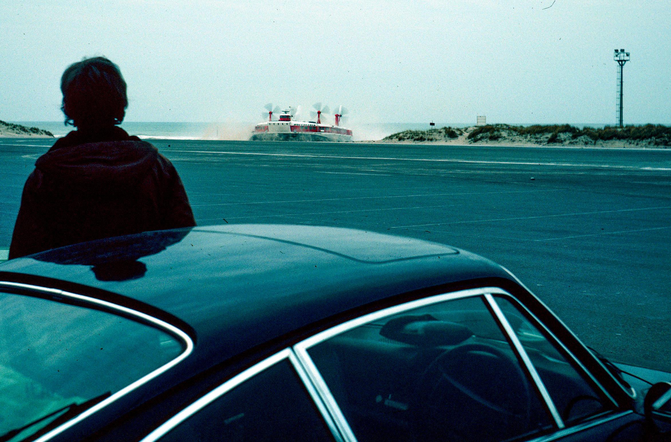 2344x1545, 527 Kb / Великобритания, пролив, корабль, Ла-Манш, Англия, подушка, вышка, берег