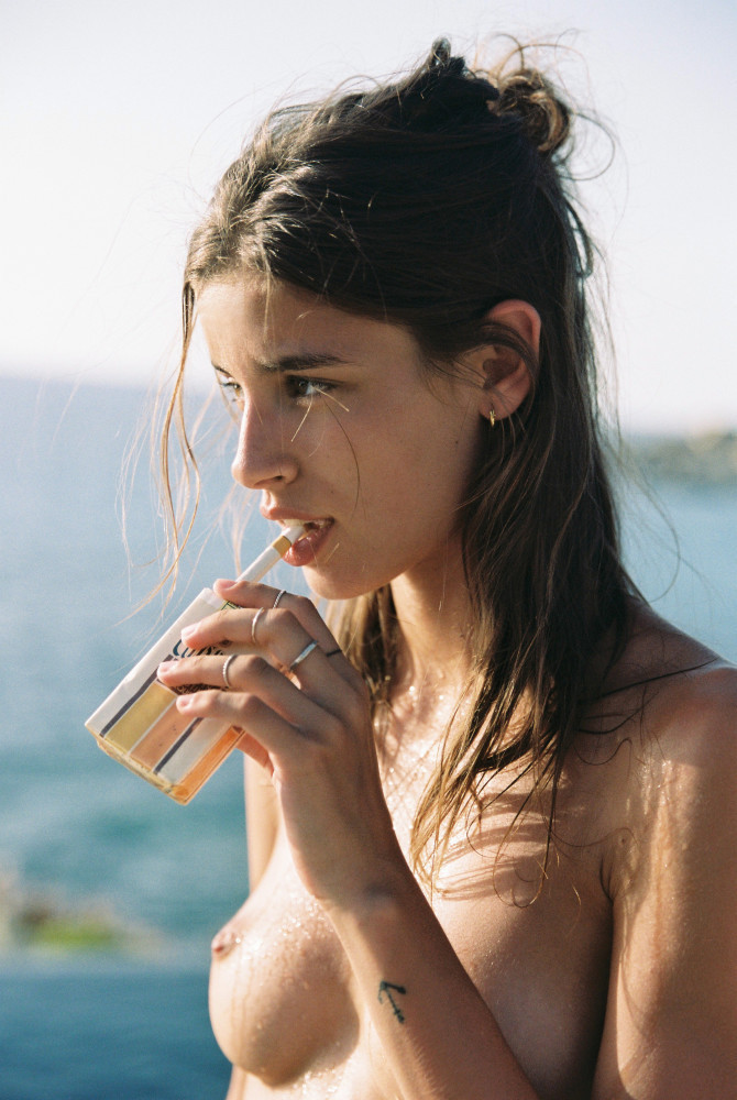 670x1000, 168 Kb / Пачка, сигарета, кольцо, тату, якорь