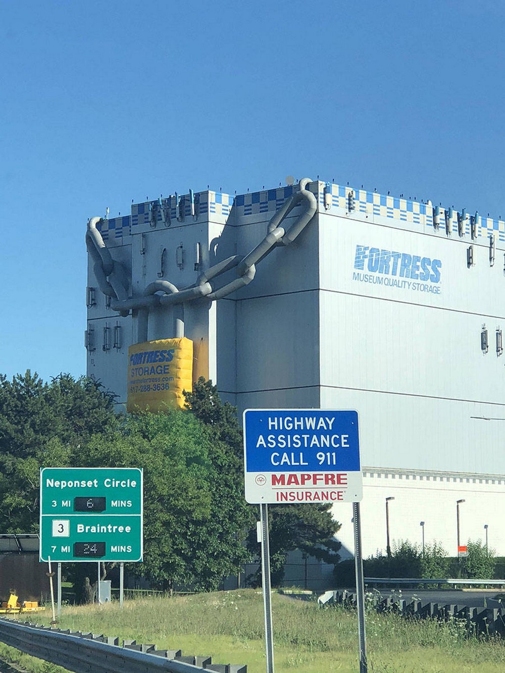 1000x1333, 312 Kb / замок, fortress, цепь, дорожный знак, хранилище, навесной замок