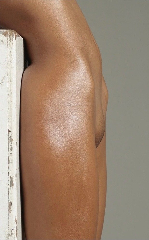 618x993, 133 Kb / Бритая, лобок, без головы, изгиб