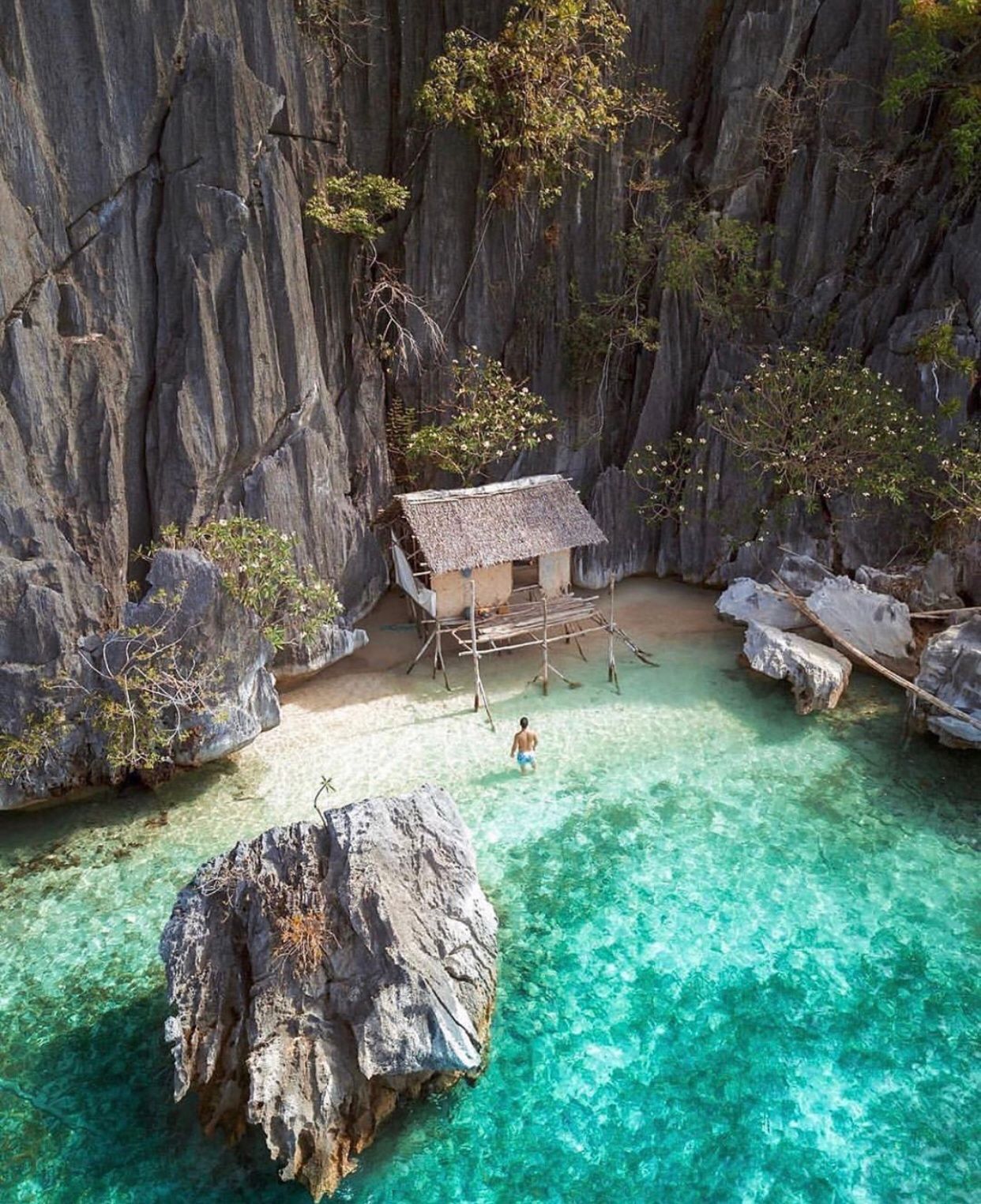 1242x1525, 382 Kb / Филиппины, море, горы, дом, домик в деревне, горы, скалы, тропики, хижина, бунгало