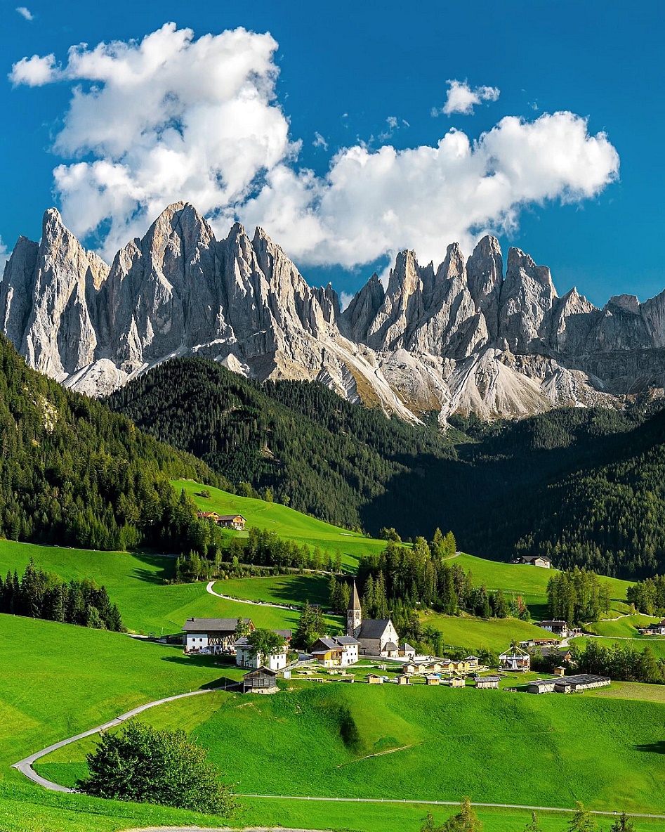 947x1184, 619 Kb / горы, скалы, дорога, деревня