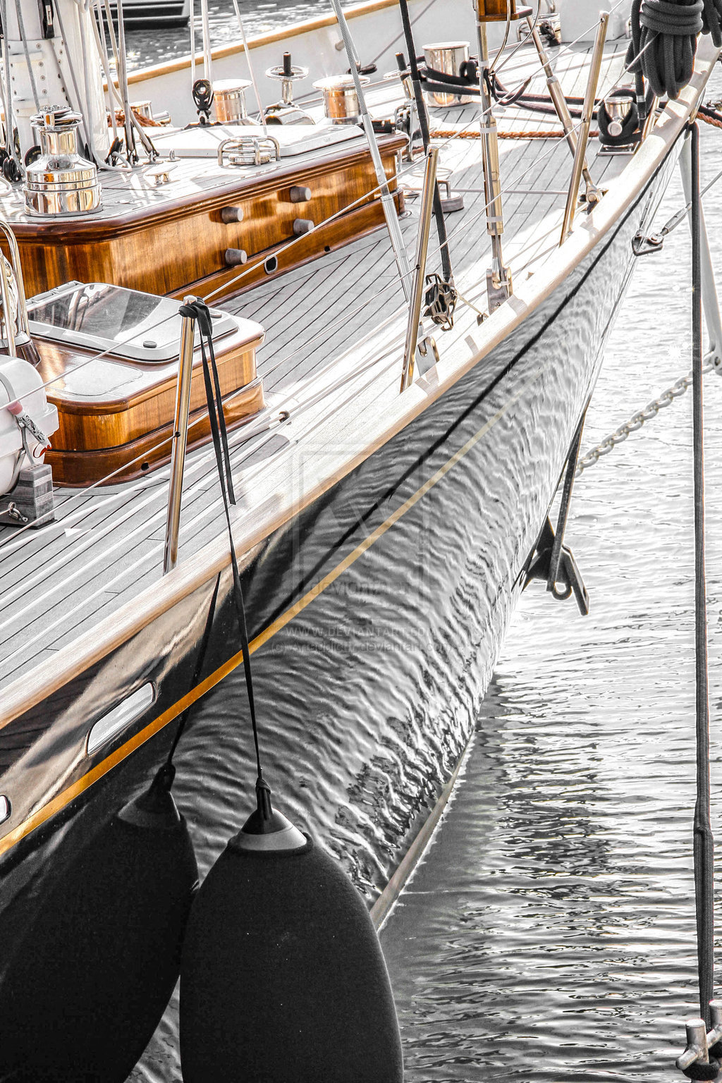 1024x1536, 506 Kb / Яхта парусник, парус, отражение, канат, якорь, цепь