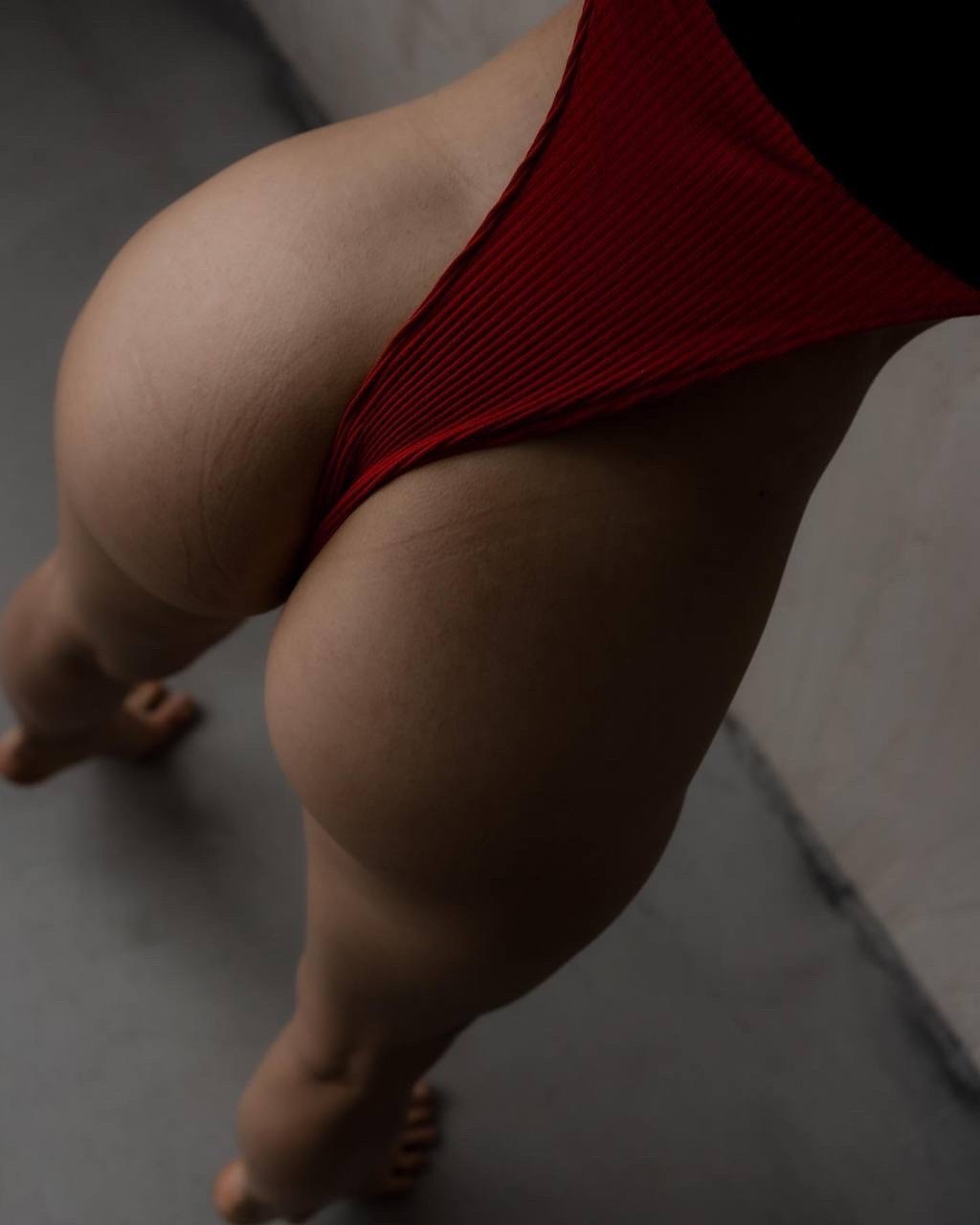 1024x1280, 74 Kb / Попа, купальник, боди