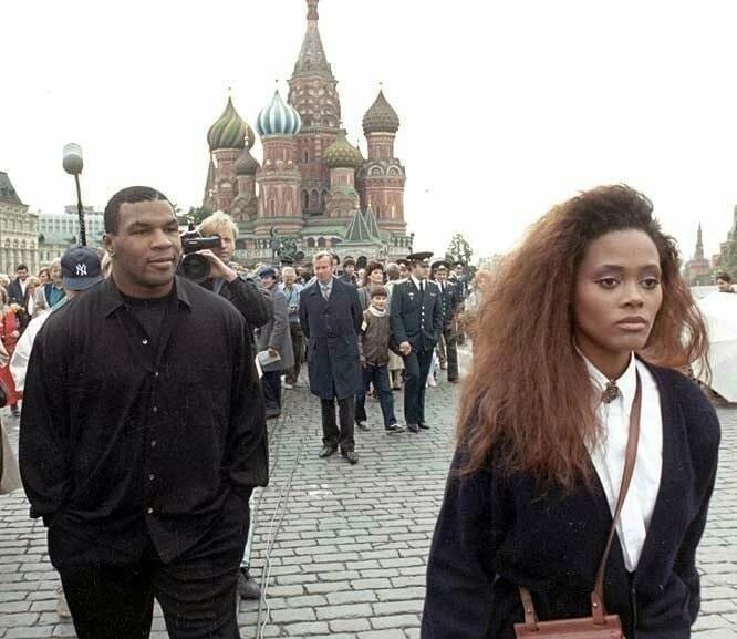 666x577, 50 Kb / Maйк Taйсон, Mike Tyson, Москва, Красная площадь, боксер