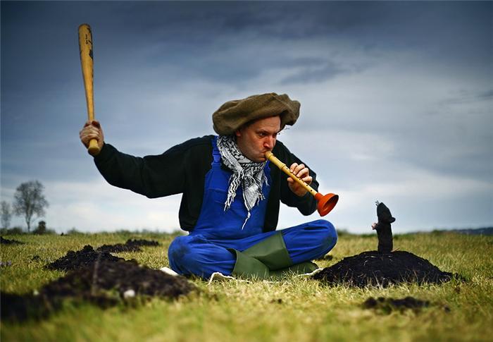 700x485, 41 Kb / факир, мышь, вантуз, бита