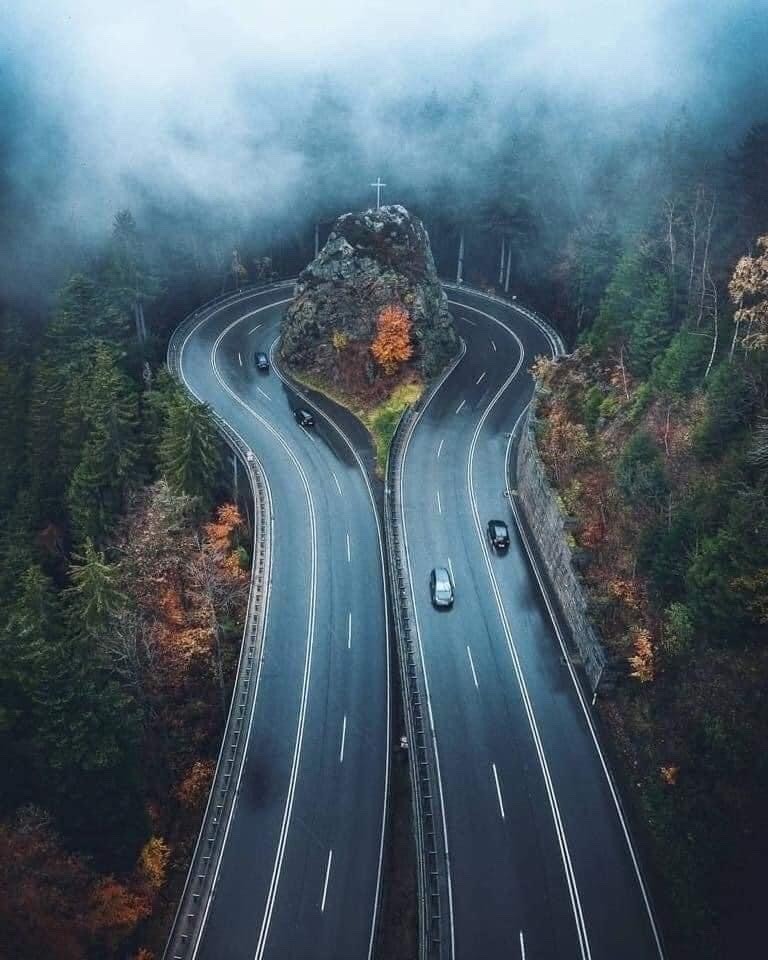 768x960, 107 Kb / Дорога, петля, лес, камень, скала, крест, поворот