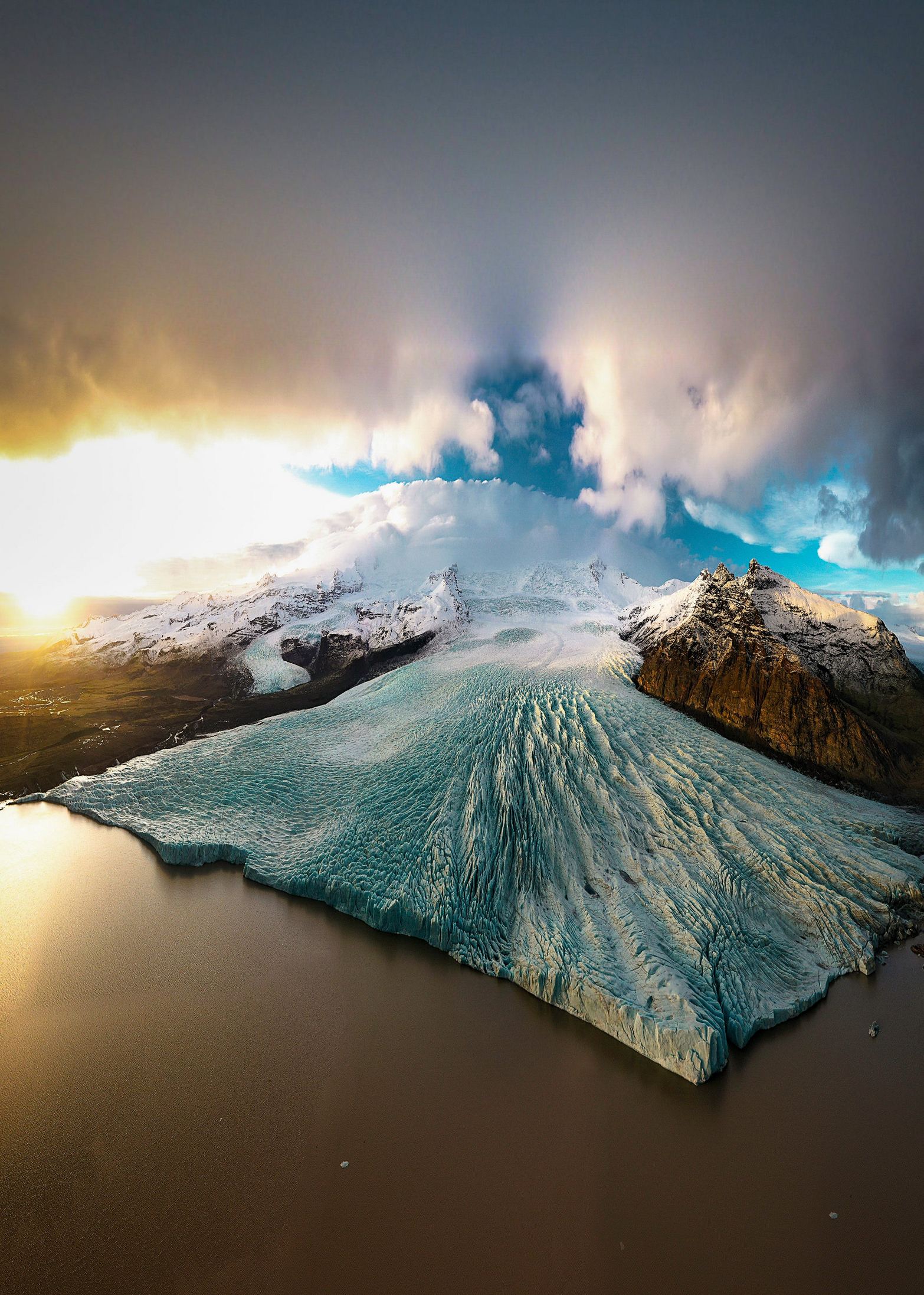 1566x2193, 516 Kb / горы, скалы, лед, ледник, лавина, Исландия, небо, облака