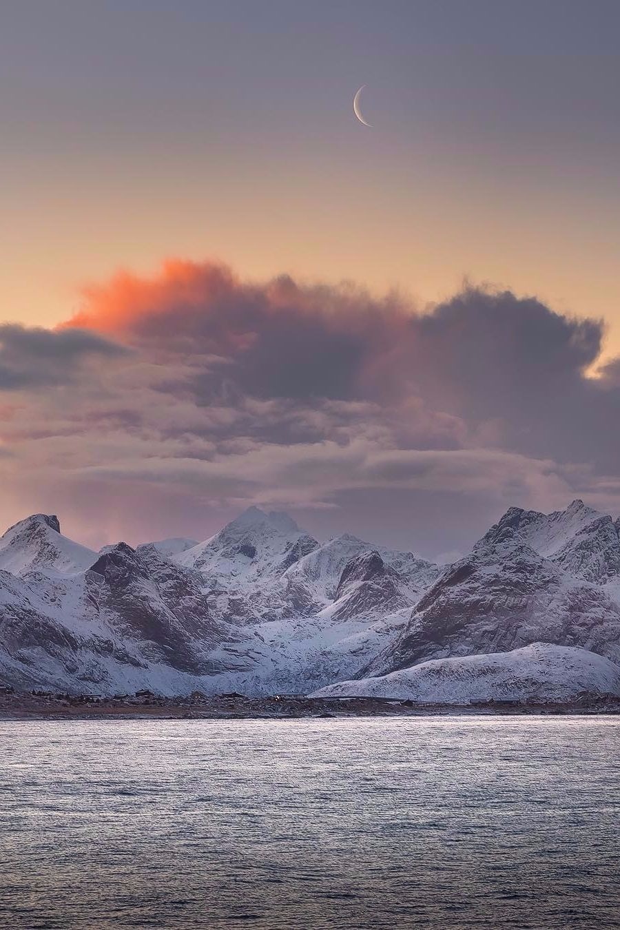 900x1350, 273 Kb / Норвегия, остров, снег, луна, месяц, горы, скалы, Лофотенские острова, Виктен, пляж, деревня