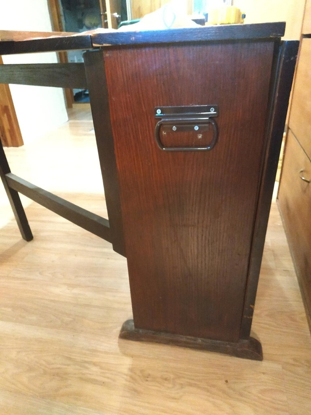 1000x1333, 221 Kb / Стол-книжка, стол, ручки, чит