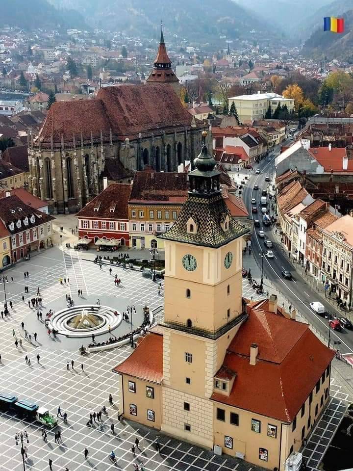 720x960, 137 Kb / Трансильвания, церковь, храм, площадь, город, Брашов, Румыния