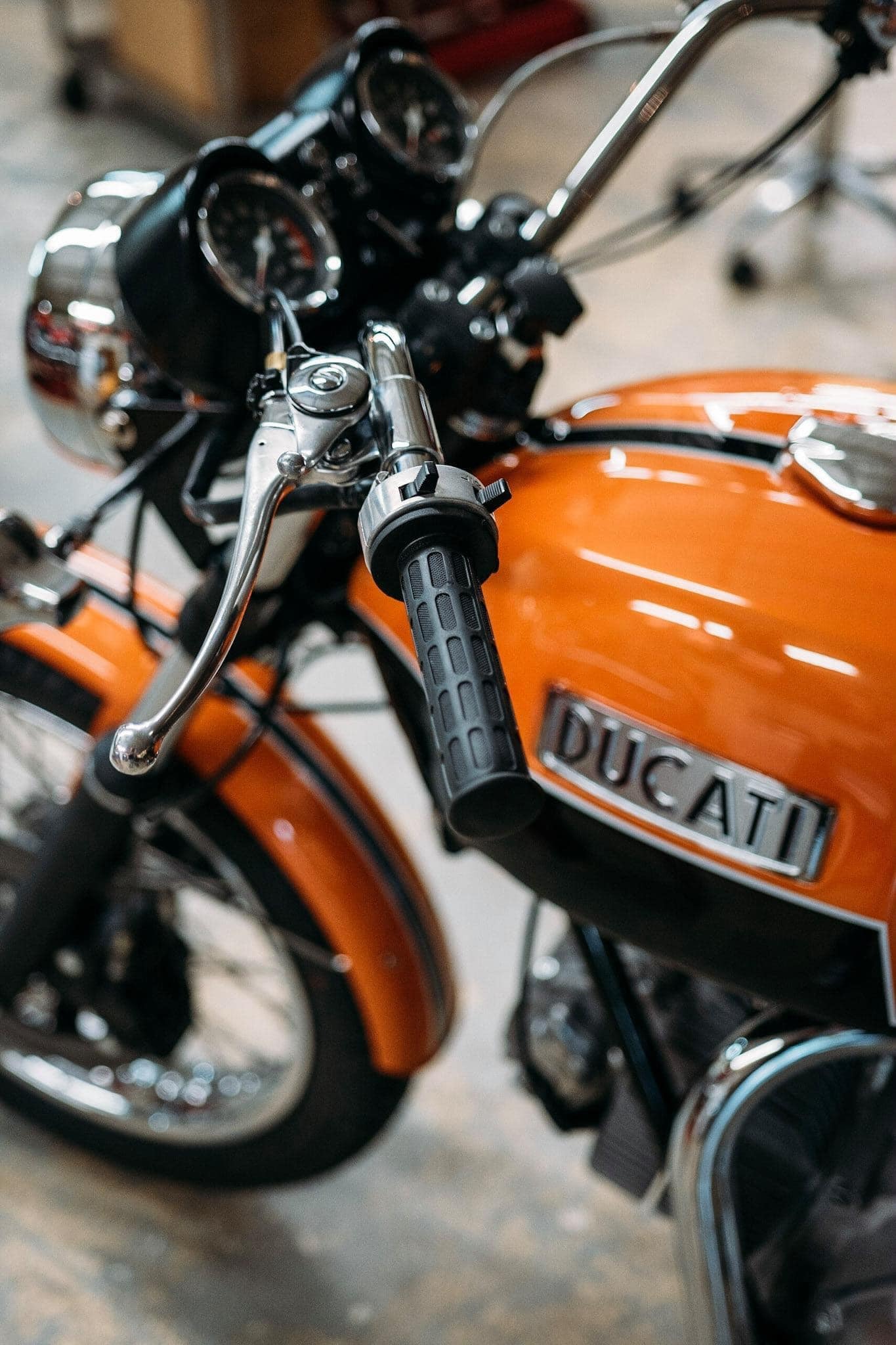 1365x2048, 340 Kb / мотоцикл, Ducati