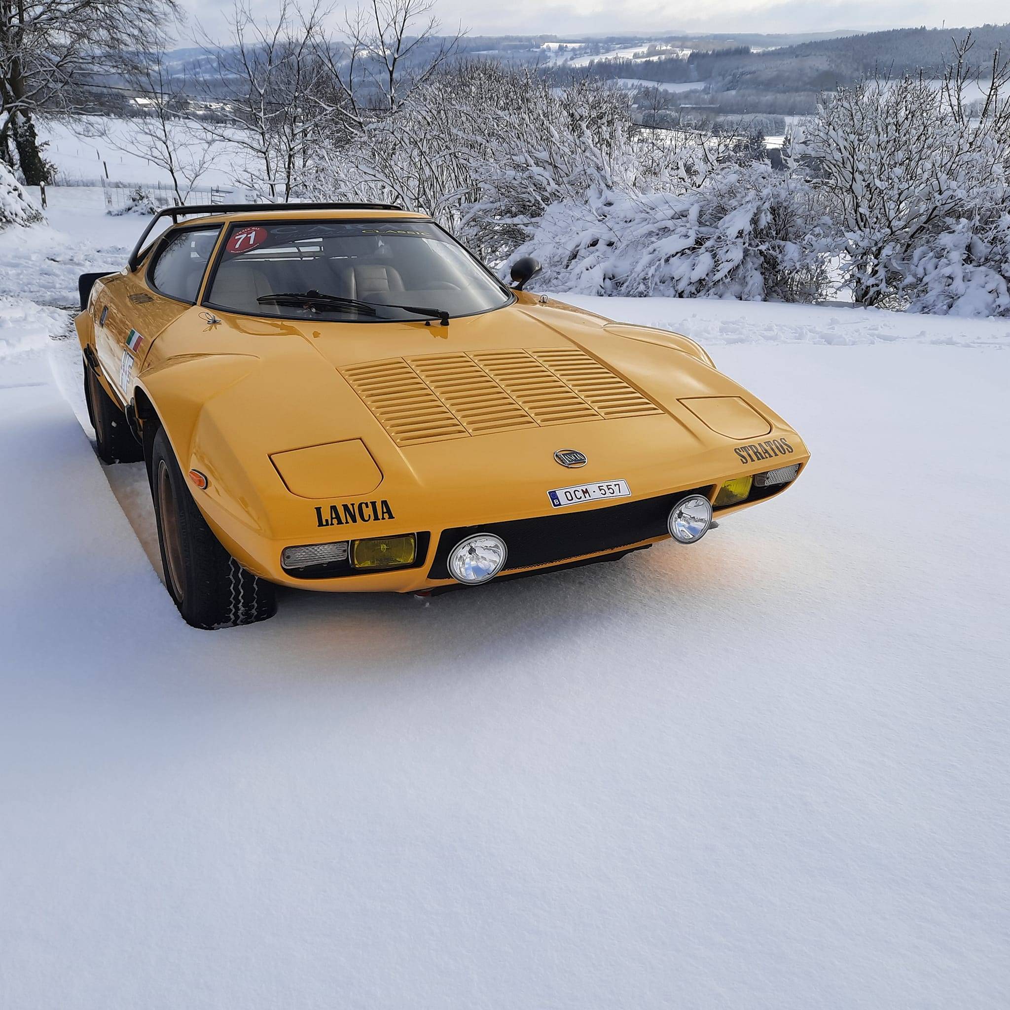 2048x2048, 467 Kb / автомобиль, классика, ретро, Lancia, снег