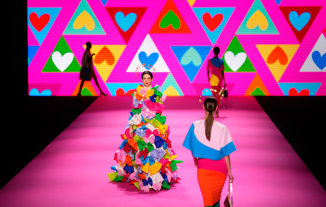 1100x700, 198 Kb / Мода, подиум платье, бант