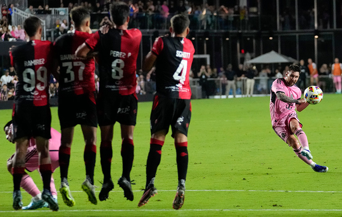 1100x700, 193 Kb / футбол, стадион, пенальти, Лионель Месси