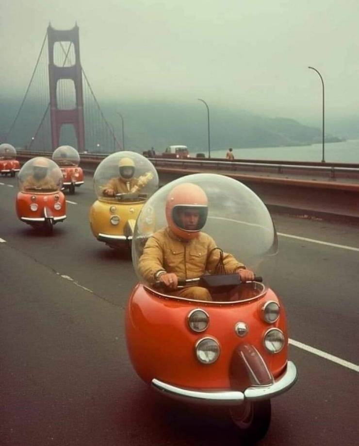 740x918, 51 Kb / ретро, микромобили, дорога, мост, шлемы