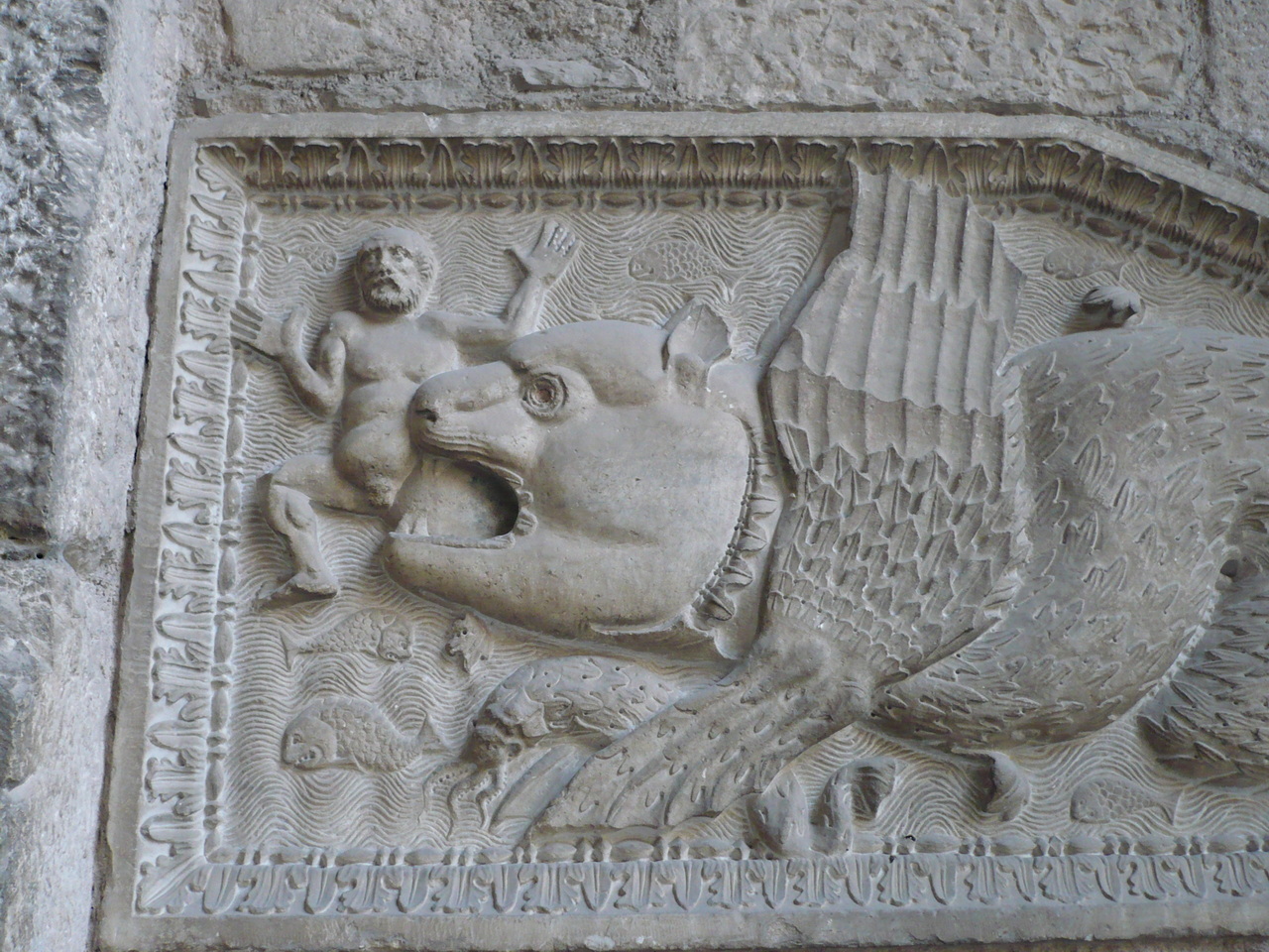 1280x960, 523 Kb / табличка, Гаета, клац, собака, чудовище