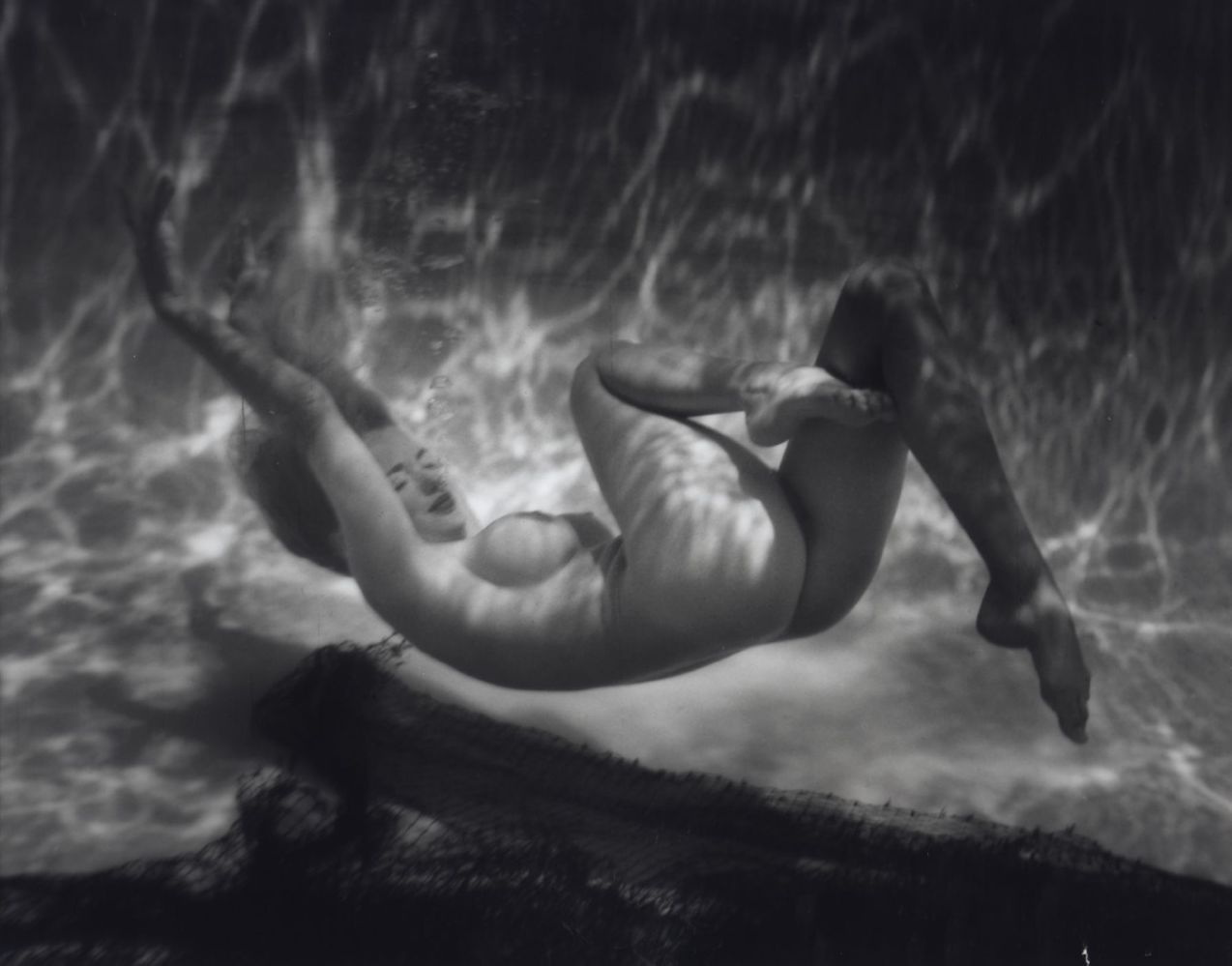 1274x999, 113 Kb / под водой, обнаженная, Andre de Dienes, ч/б