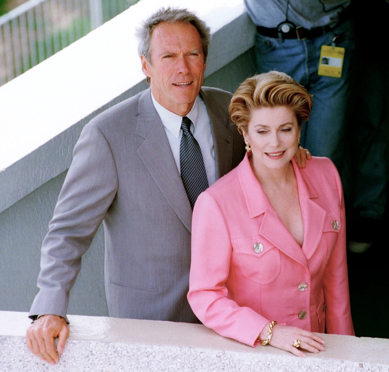 1280x1226, 466 Kb / Клинт Иствуд, Катрин Денев, пиджак, браслет, галстук