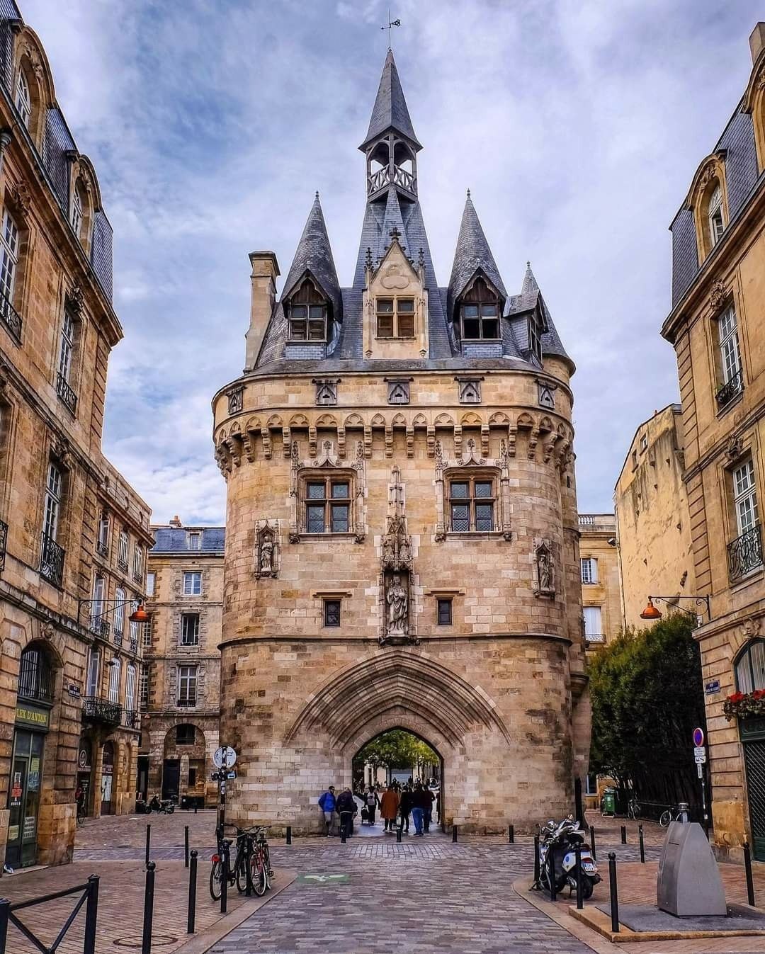 1080x1347, 353 Kb / улица, Бордо, Франция, ворота Кайо