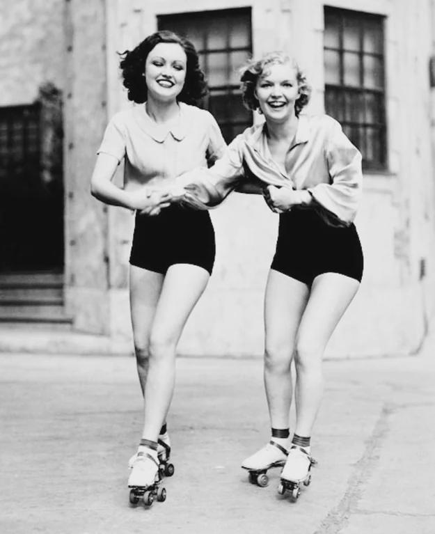 625x767, 43 Kb / ролики, девушки